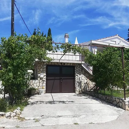 Emil Διαμέρισμα *