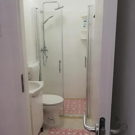 Emil Apartment *
