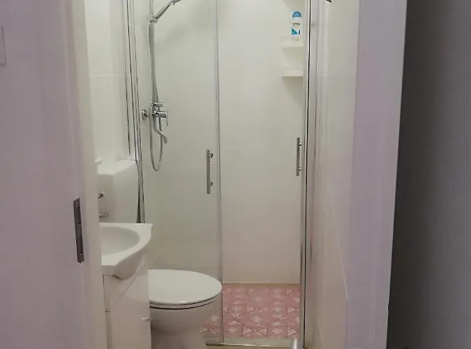 Emil Апартаменты *